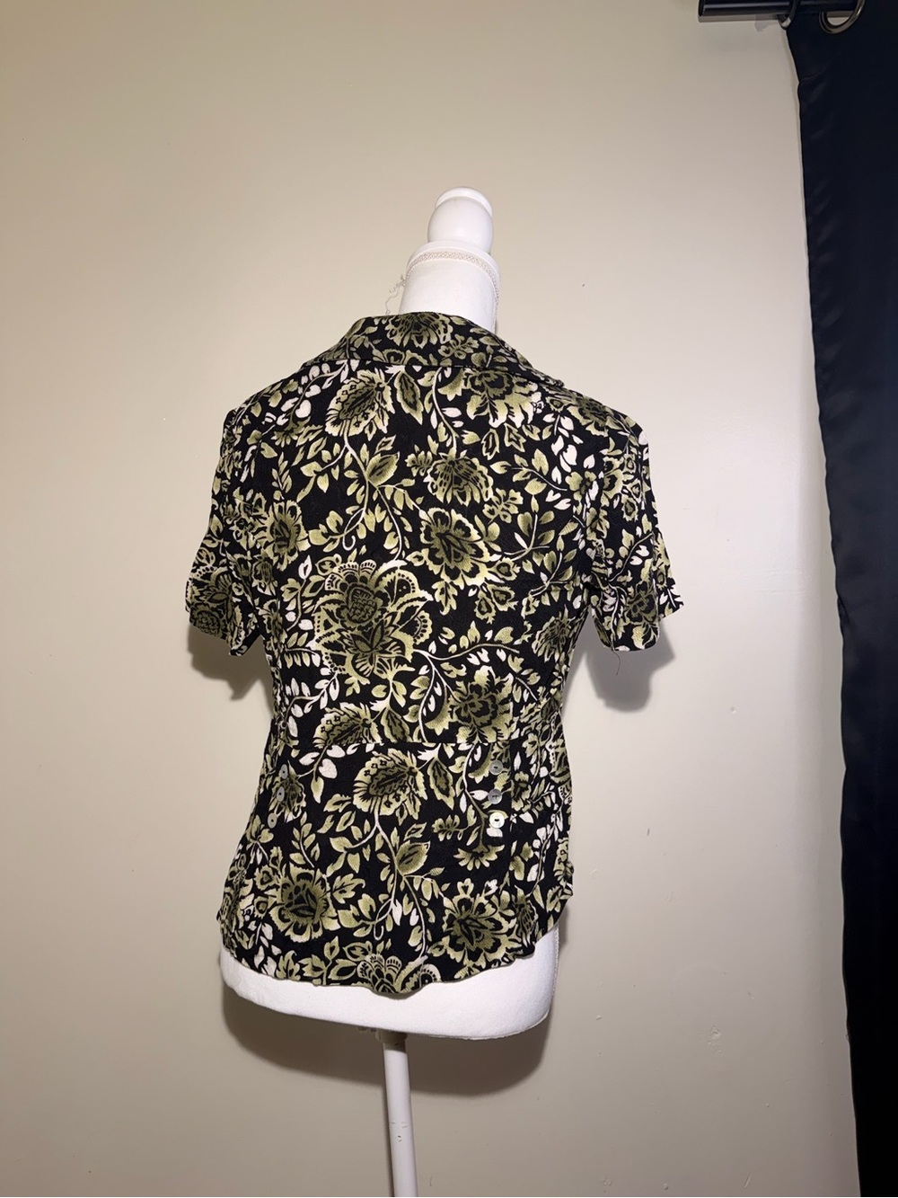 Floral Short-Sleeve Button-Up Top in Black and Olive